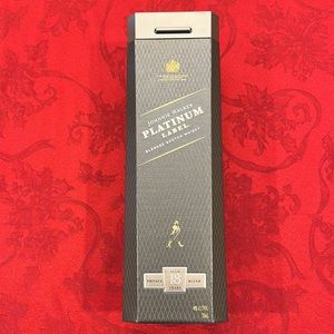 Very RARE 2014 Johnnie walker platinum label, aged 18 years empty box and sleeve